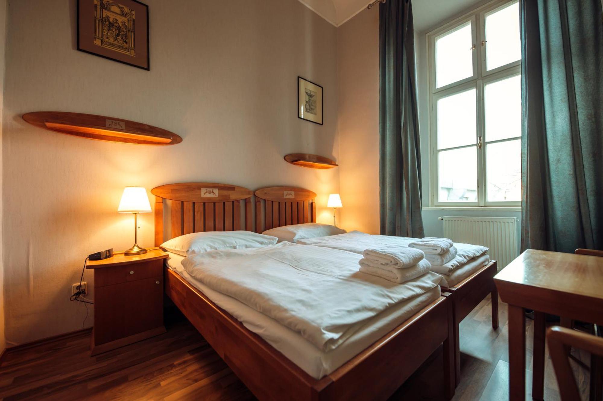 Hotel Kastiel Mojmirovce Экстерьер фото