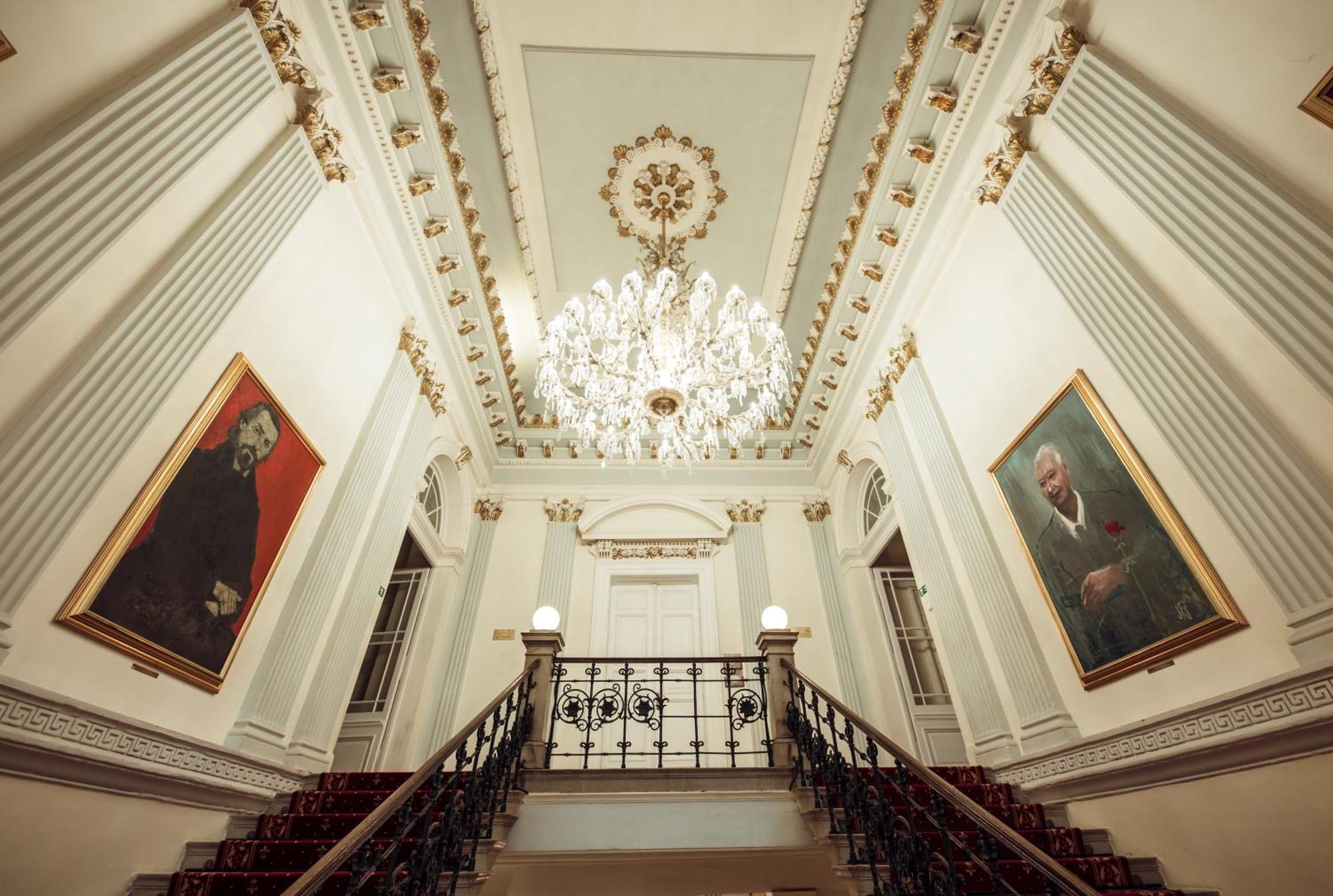Hotel Kastiel Mojmirovce Экстерьер фото