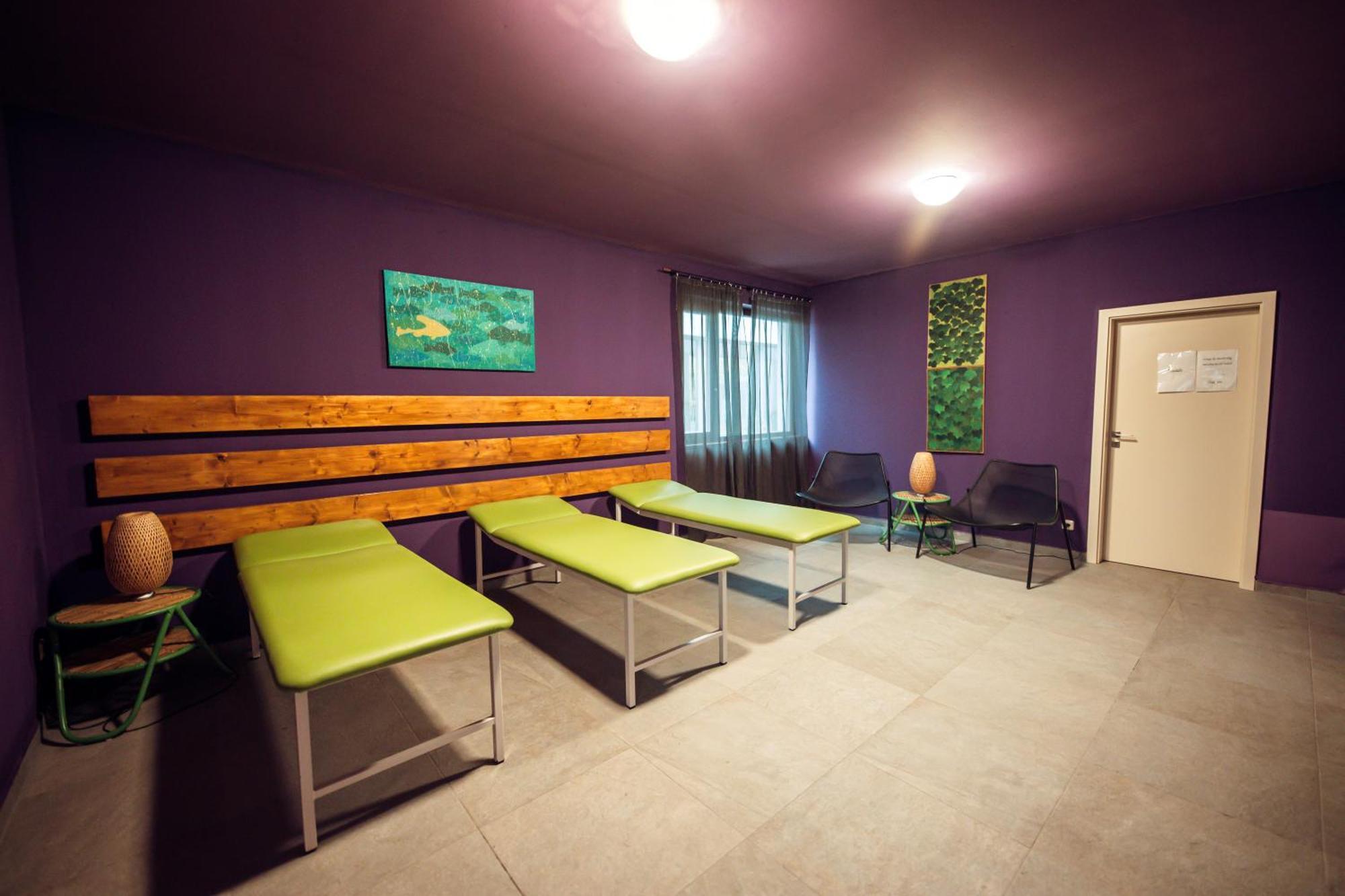 Hotel Kastiel Mojmirovce Экстерьер фото