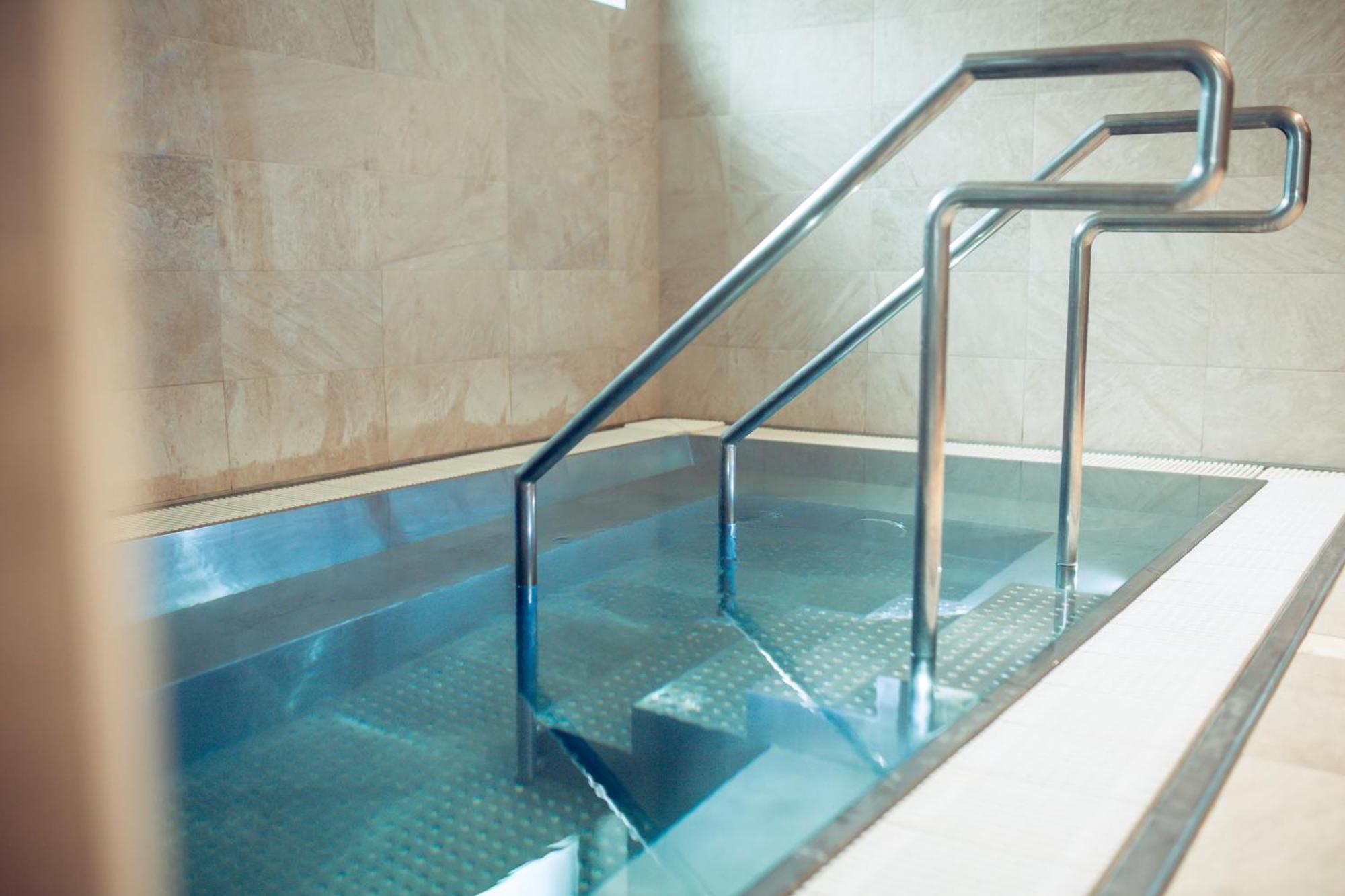 Hotel Kastiel Mojmirovce Экстерьер фото